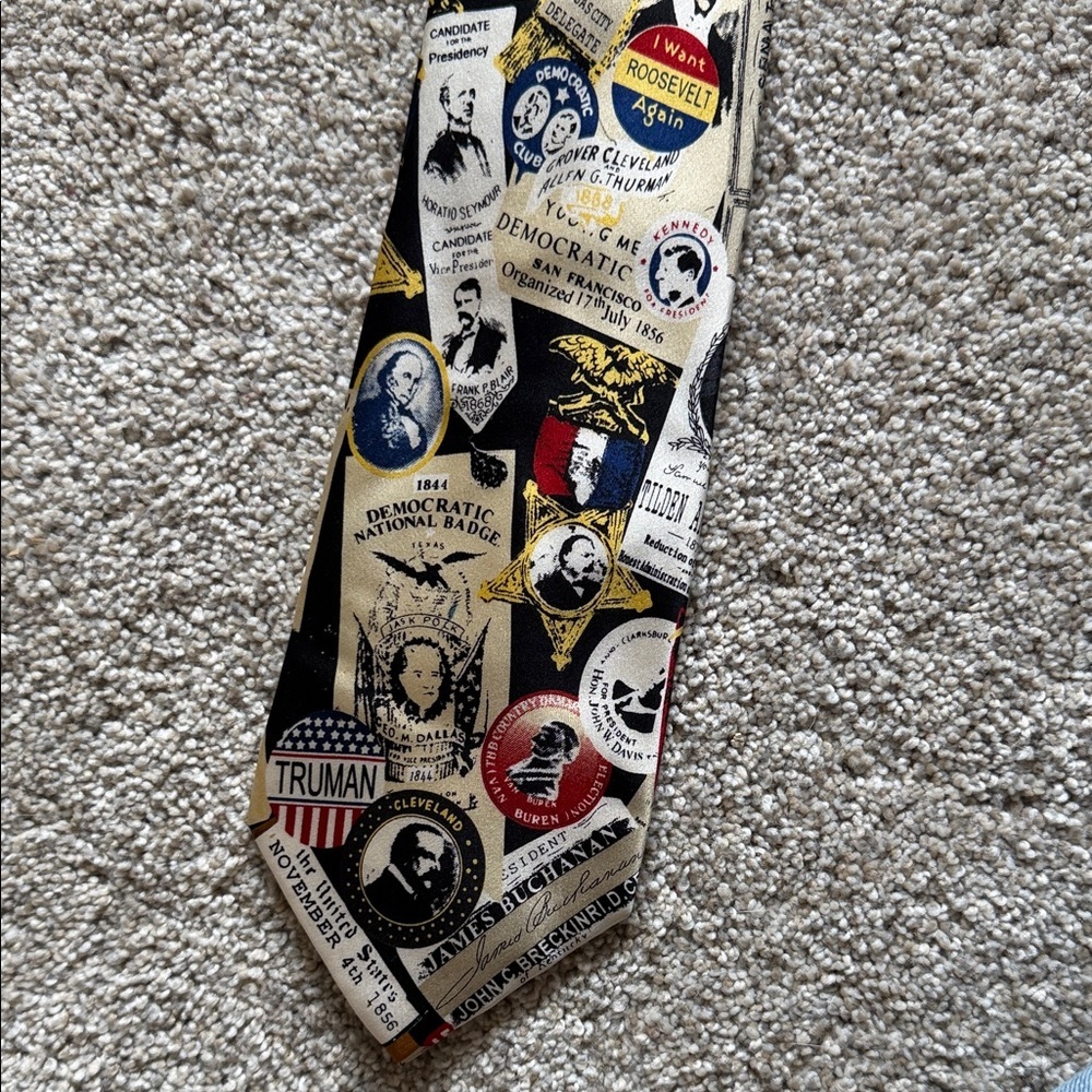 Museum Artifacts 100% silk Democrat presidential campaign button necktie